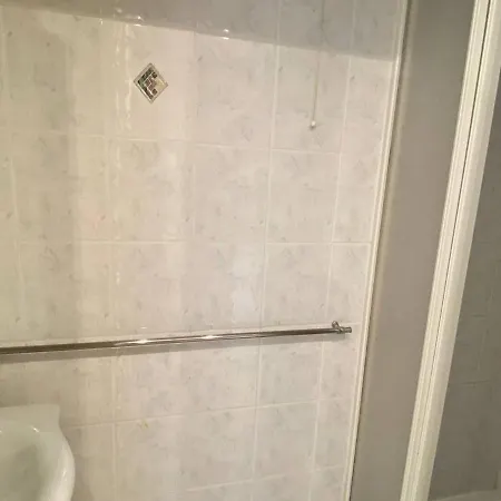 4 Pers Avec Terrasse, Face Mer, Acces Direct Plage, Proche Commerces Et Parc Aqualand - Fr-1-81-600 Appartement *