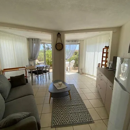 Apartment 4 Pers Avec Terrasse, Face Mer, Acces Direct Plage, Proche Commerces Et Parc Aqualand - Fr-1-81-600